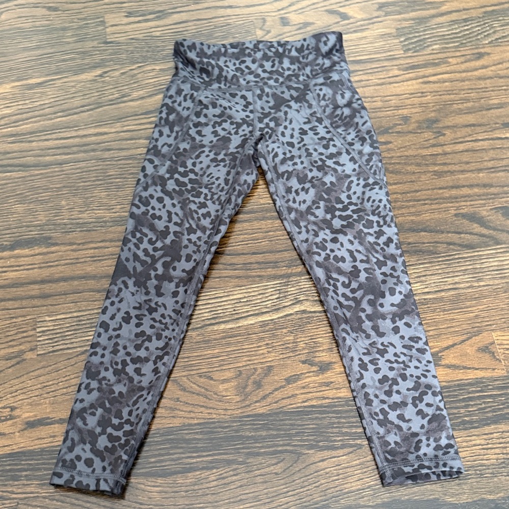 Old Navy Black and Gray Leopard Print Kids Leggings
